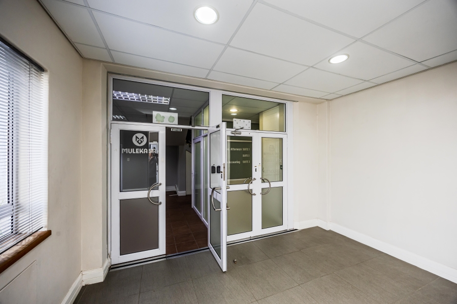 To Let Commercial Property for Rent in Selborne Eastern Cape